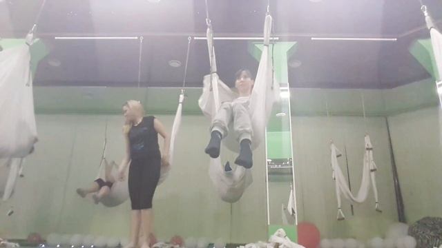 ВЛОГ: Лень для НАСТРОЕНИЯ / Флай ЙОГА / Реакция На КОСМЕТИКУ смотреть онлайн