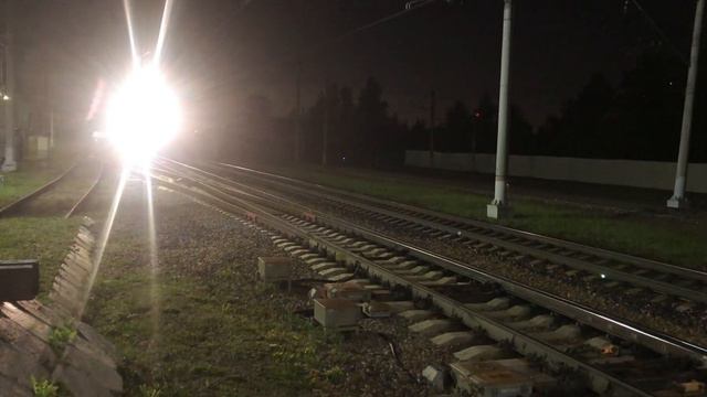 🚇 Сразу два! Сапсан и Пассажирский поезд 😱 смотреть онлайн