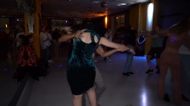 Леандро де Оливейра и Маринэ Тонунц, 2023.02.18, вечеринка в Бразуке, ZOUK, Москва смотреть онлайн