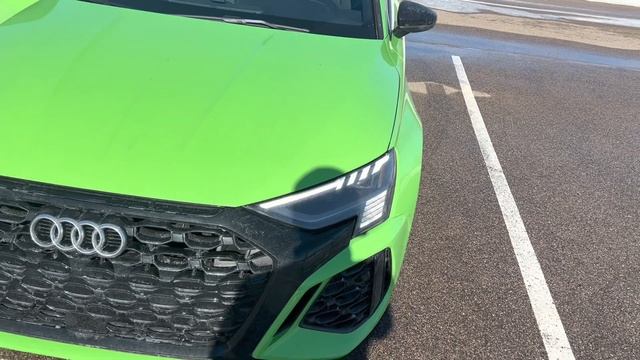 Porsche 911 Carrera OPTIONS compared against the Audi RS 3 смотреть онлайн