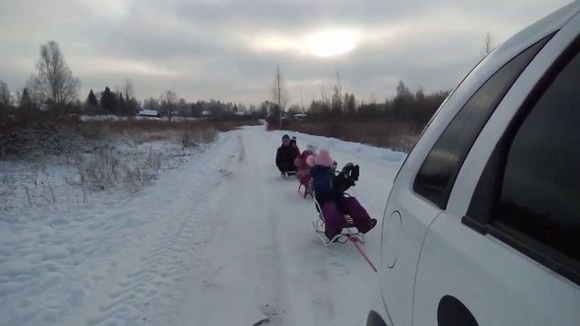 Как русские кататься на санках!!! смотреть онлайн