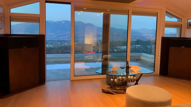 The KLIPSCHORN in Wintertime! 4K 60fps HD Audio смотреть онлайн