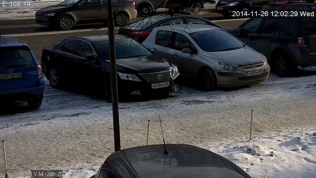 Видеокамера IP IVM-298-20. Круиз по номерам автомобилей. смотреть онлайн