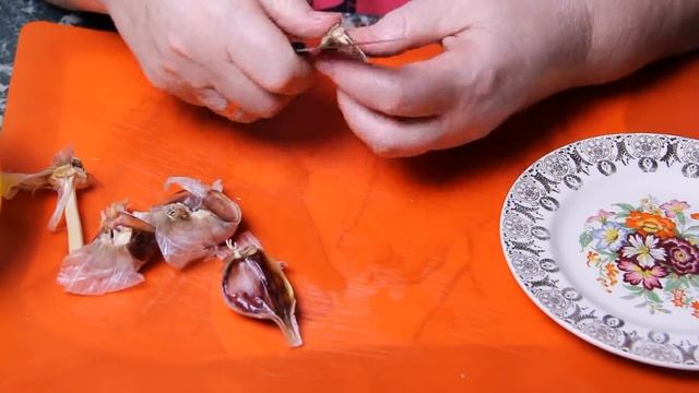 АДЖИКА ИЗ ПОМИДОР И ПЕРЦА - не просто готовлю, а РАСКРЫВАЮ секреты ВКУСНОЙ АДЖИКИ смотреть онлайн