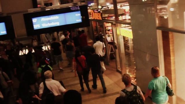 ГЕРМАНИЯ: Нет WI FI на центральном вокзале в Берлине... Berlin Germany смотреть онлайн