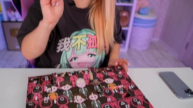 Новогодний Адвент Календарь ИГРА В КАЛЬМАРА с Игрушками и Фиджетами! Squid Game в Реальной Жизни! смотреть онлайн