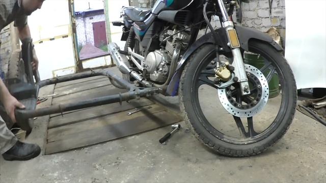 Yamaha YBR 125 с коляской смотреть онлайн