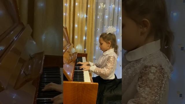 Ксюша Мишина 2 класс. Жерар "Мама-первое слово". смотреть онлайн