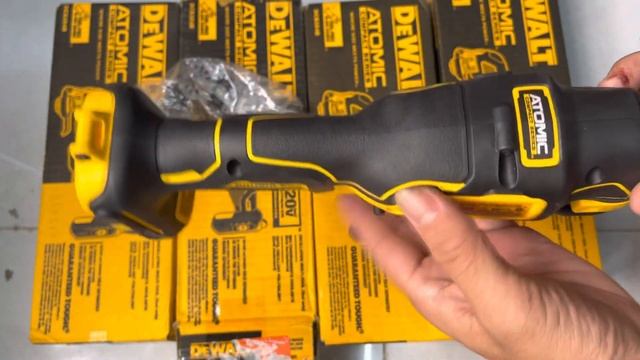 Dewalt DCS354B multi brushless | máy cắt rung dewalt DCS354 Mexico 20v new Lh 0962232180 tung смотреть онлайн