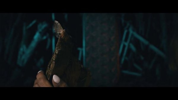 Main-de-Gloire - Labyrinth (Official Music Video)