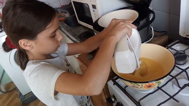 Столичный кекс в мультиварке. Готовим с Сашей. смотреть онлайн