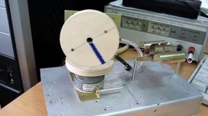 Шаговый двигатель от принтера.