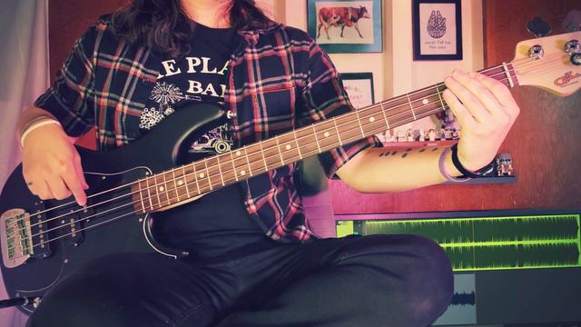 Beck - Think I'm in Love | Bass Cover смотреть онлайн