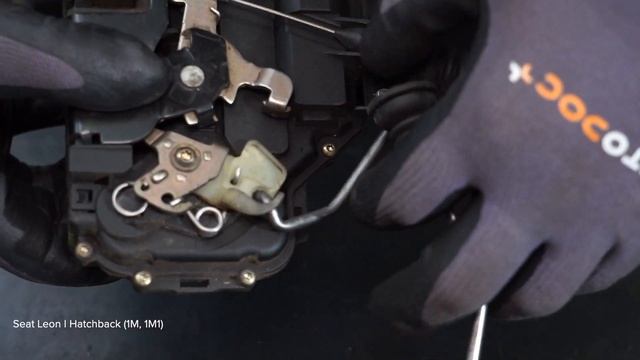 Så byter du dörrlås på SEAT LEON 1M1 [AUTODOC-LEKTION] смотреть онлайн