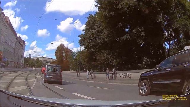 Driving from A8 Kreuz München Süd to Parkhaus Oberpollinger смотреть онлайн