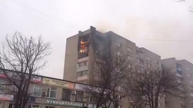 В Уссурийске в многоэтажке сгорело два этажа смотреть онлайн