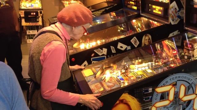 Vintage Pinball Player - 24 смотреть онлайн