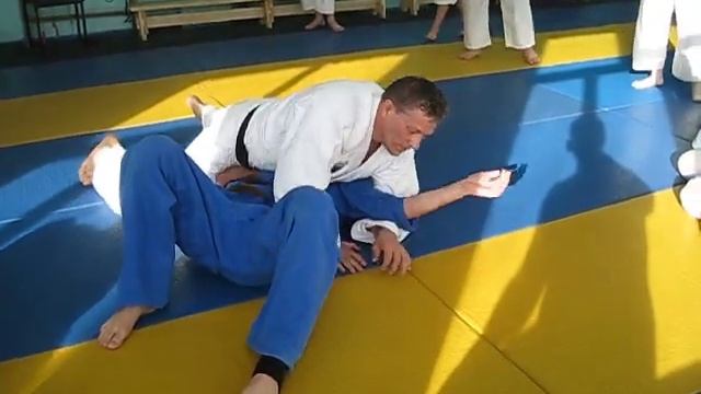 Перевод в партер подбивом с захватом разноименной руки- Кострома, клуб годзю- рю и кудо. смотреть онлайн