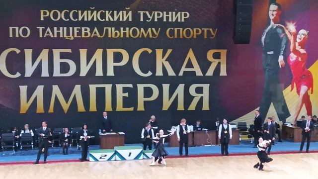 На турнире Сибирская Империя в Красноярске день 2. Если что везде танцую я с девочкой в черном! смотреть онлайн