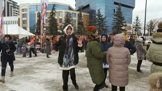 День народного единства Красноярск. Празднование возле БКЗ смотреть онлайн