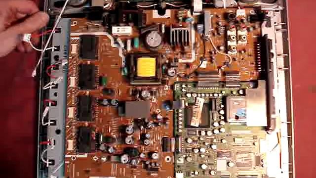 Некорректная работа защиты инвертора TV SHARP LC 15SH1E смотреть онлайн