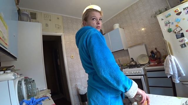 НАМ ПРИСЛАЛИ МОРЕ ПРОДУКТОВ / РАЗВЕ ПЛОХО ВЫТИРАТЬ КРОССОВКИ ВЛАЖНЫМИ САЛФЕТКАМИ? смотреть онлайн