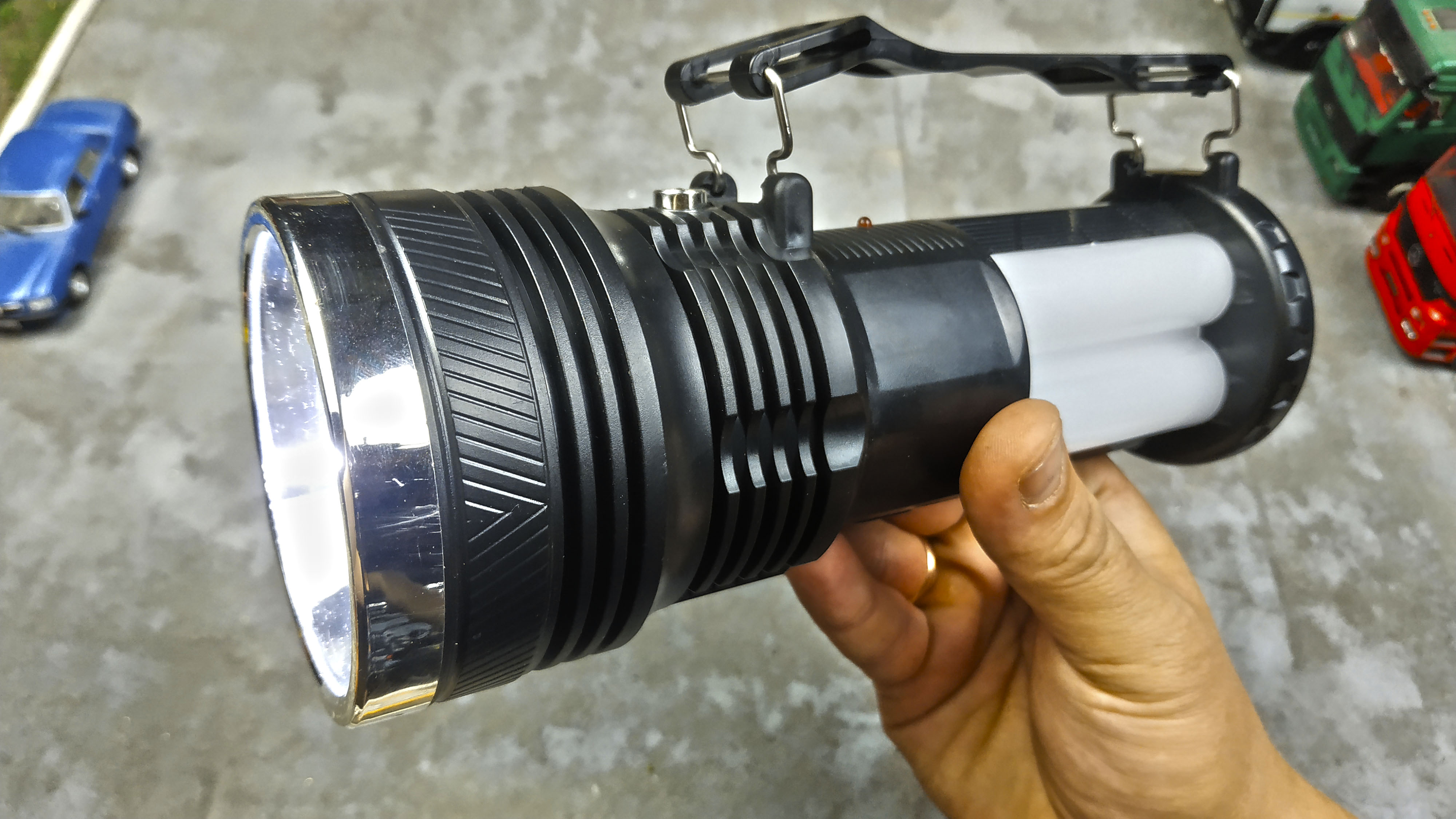 Классный ФОНАРИК ПОВЕРБАНК на солнечных батареях! смотреть онлайн