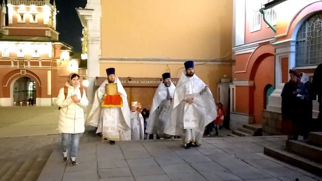 в Пасхальную ночь из Казанского собора на Красной площади смотреть онлайн