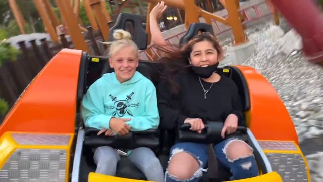 Payton Surprises Fan for her Birthday! смотреть онлайн