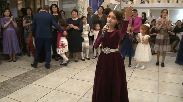Свадебный подарок - песня Бэллы Кушу - свадьба Байслана и Мариет - окт. 2019 г смотреть онлайн
