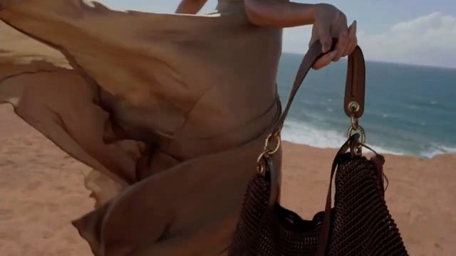 Isabeli Fontana for Luz da Lua Summer 2020 Campaign смотреть онлайн
