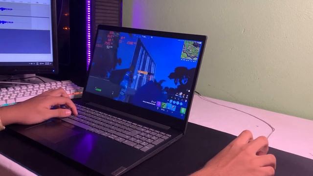 Se puede jugar FORTNITE con GRÁFICOS INTEL? Capitulo 3! смотреть онлайн