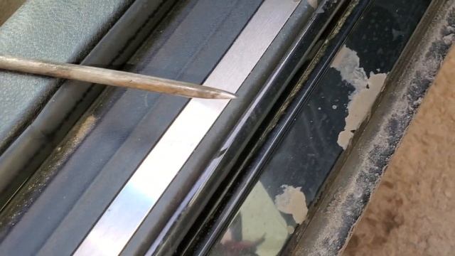 Отвертка и два прокола в колесе после мобильного шиномонтажа смотреть онлайн