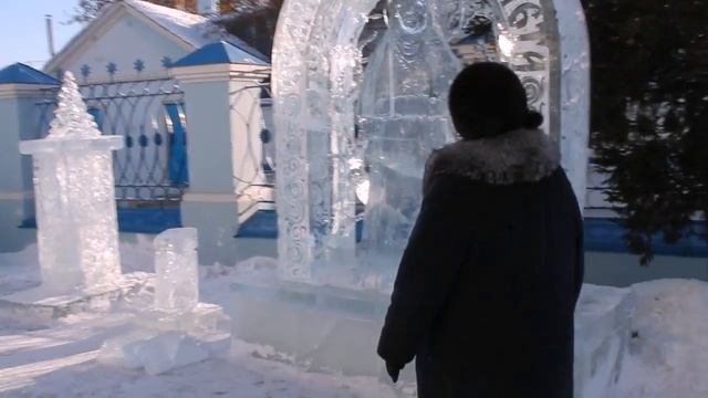 ХРАМ В П, ТЕЛЬМА,ЛЕДОВЫЕ СКУЛЬПТУРЫ, смотреть онлайн