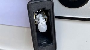 2017-2021 Peugeot 3008 number plate LEDs installation.