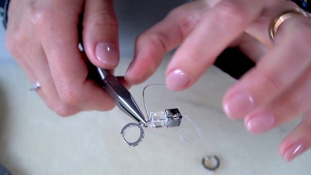 Как сделать серьги с кубиками Swarovski смотреть онлайн