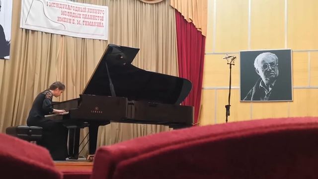 Д. Шостакович Прелюдия и фуга es-moll исп. Анна Корниенко смотреть онлайн