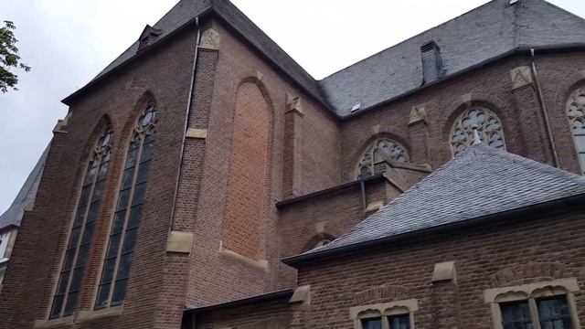 Католическая церковь St. Johannes. смотреть онлайн
