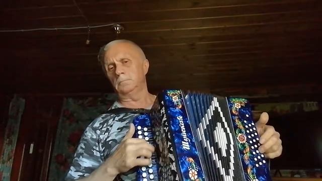 Синеет море за бульваром, каштан над городом цветёт смотреть онлайн