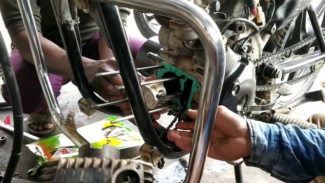 Hero super Splendor engine fitting piston ring assembly смотреть онлайн