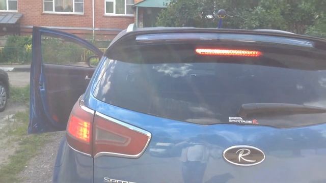 Моргающий/Мигающий центральный СТОП СИГНАЛ на KIA Sportage SL 2010- смотреть онлайн