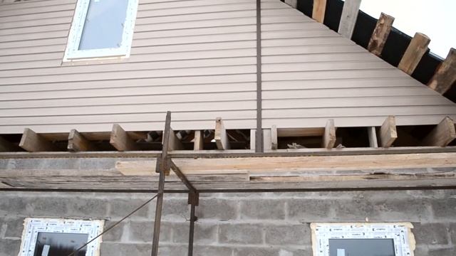 Виниловый сайдинг.Монтаж сайдинга на фронтон небольшого дома. смотреть онлайн