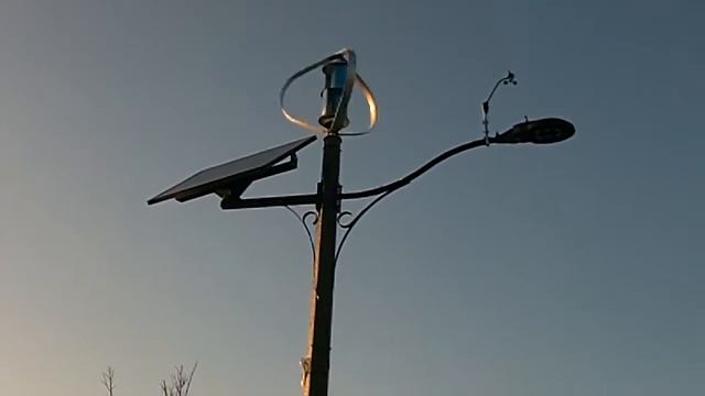 Автономный уличный фонарь. Ветрогенератор плюс солнечные панели. смотреть онлайн