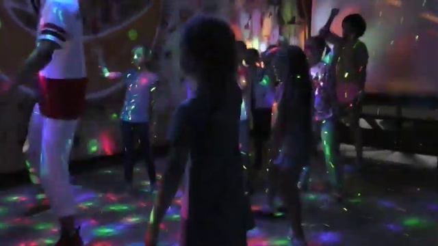 дети одни уехали на море смотреть онлайн