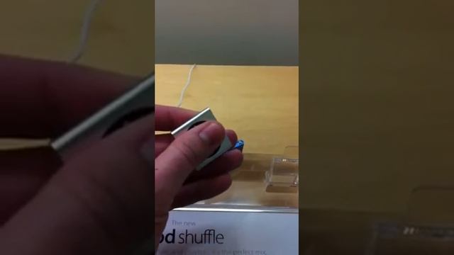 The New Apple iPod Shuffle MP3 Player! смотреть онлайн