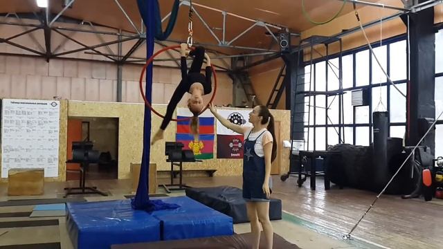 Aerial hoop воздушное кольцо смотреть онлайн