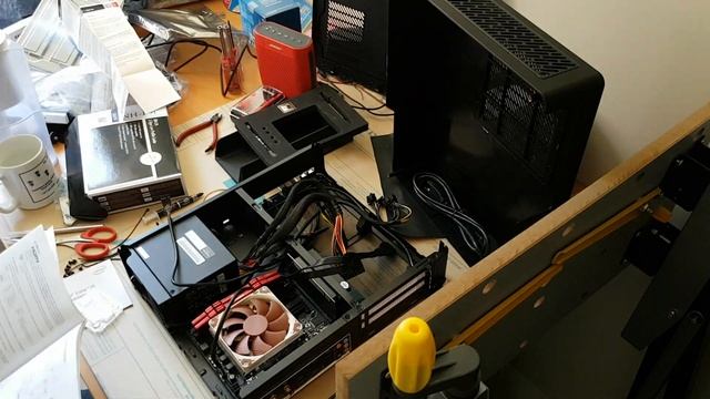Small Form Factor PC Build Timelapse смотреть онлайн