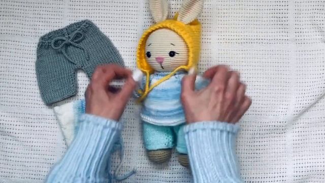 Зайка 33 см. с ушками....Bunnies 33 cm tall as a gift. смотреть онлайн