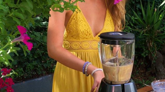 Coffee Smoothie Recipe | High Energy Breakfast Smoothie | Healthy Meal Replacement смотреть онлайн