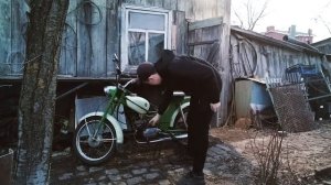 КАК ДОЛЖЕН ЗАВОДИТЬСЯ И РАБОТАТЬ МОПЕД РИГА 12 + примерные настройки и небольшой рассказ о мопеде!